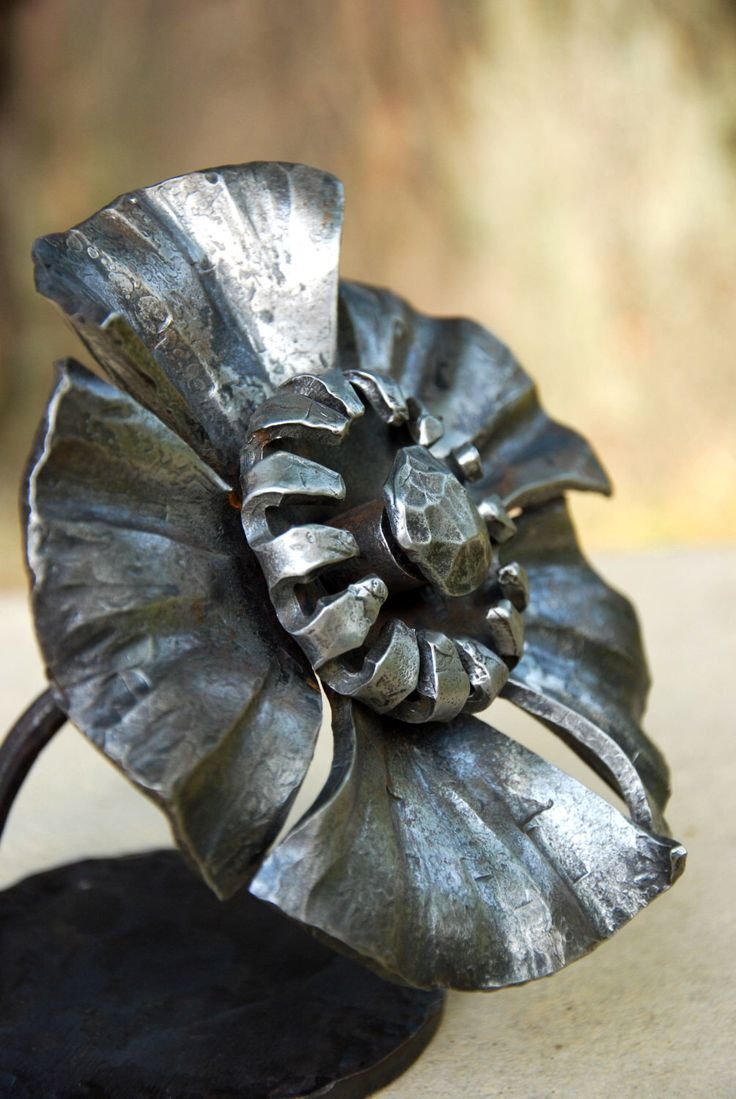 Кованые цветы из металла