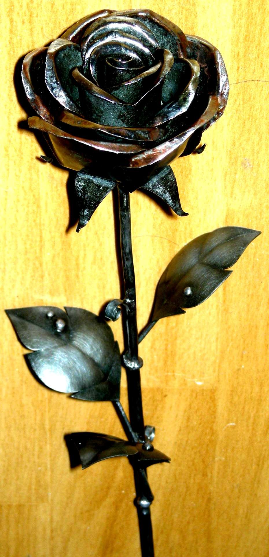 Бутон розы из металла