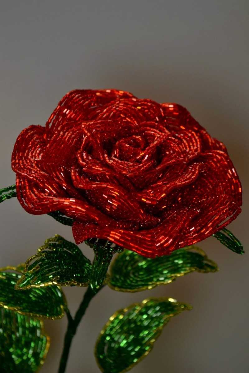 Плетение бисером розы