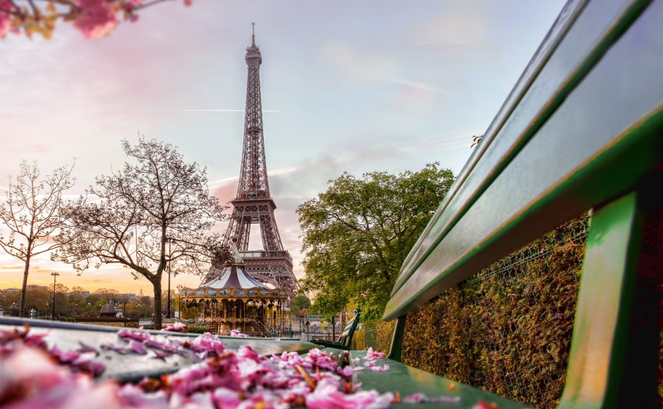 Весна в Париже
