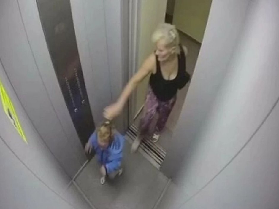 Избиениеребёнка в лифте