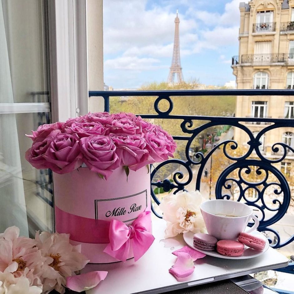Парижские балконы с цветами