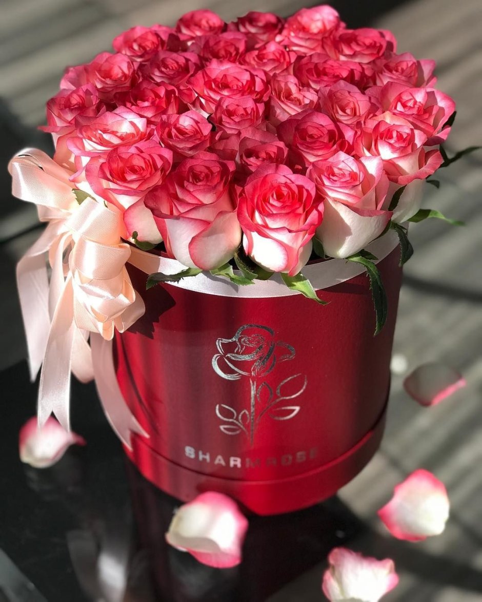Красивый букет красных роз с днем рождения