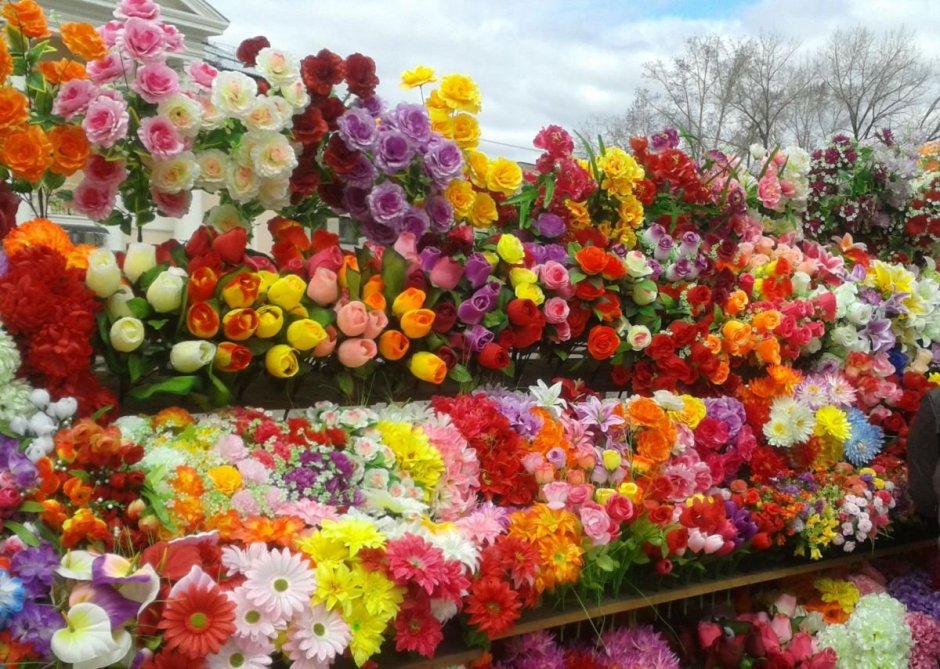 Цветы на кладбище
