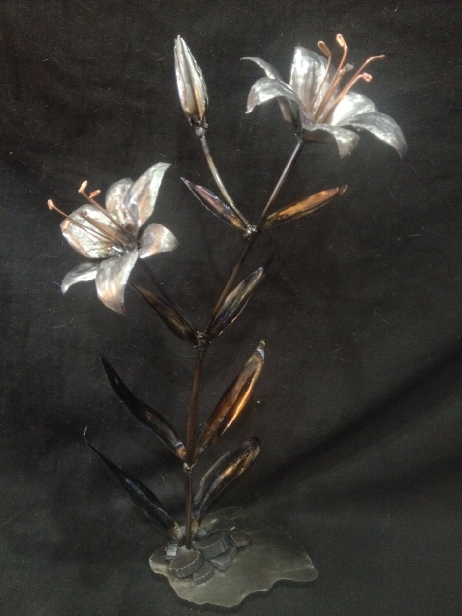 Стеклянно металлический цветок