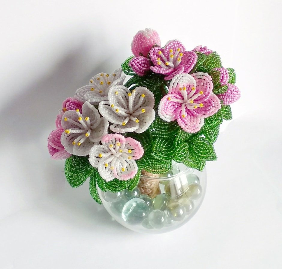 Цветы из бисера в вазу