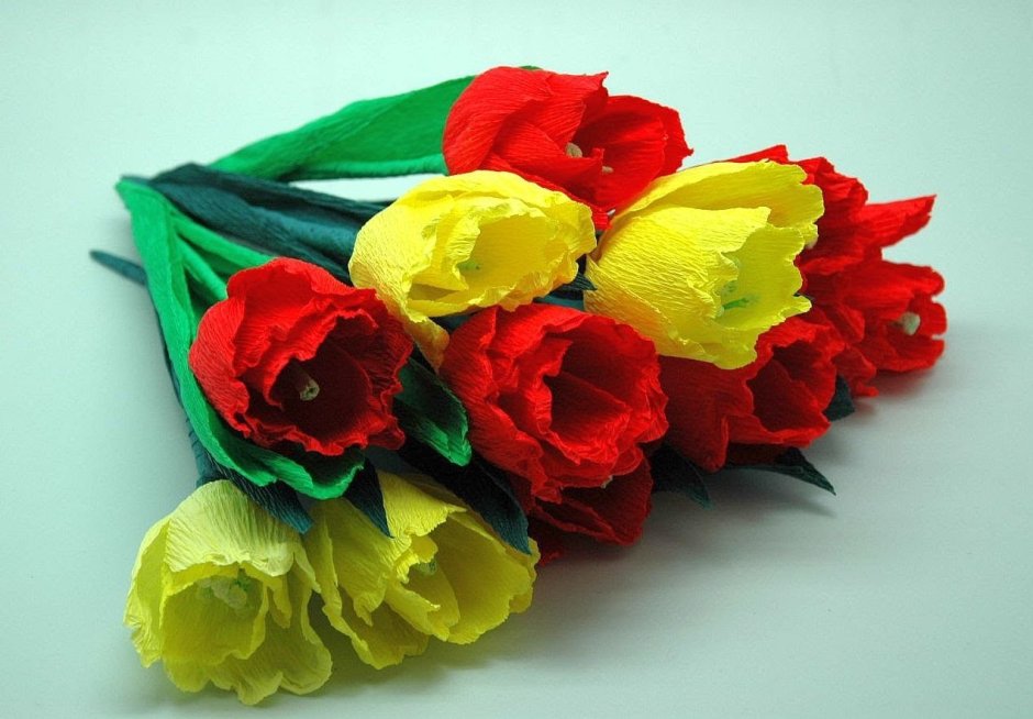 Цветы из креповой бумаги тюльпаны