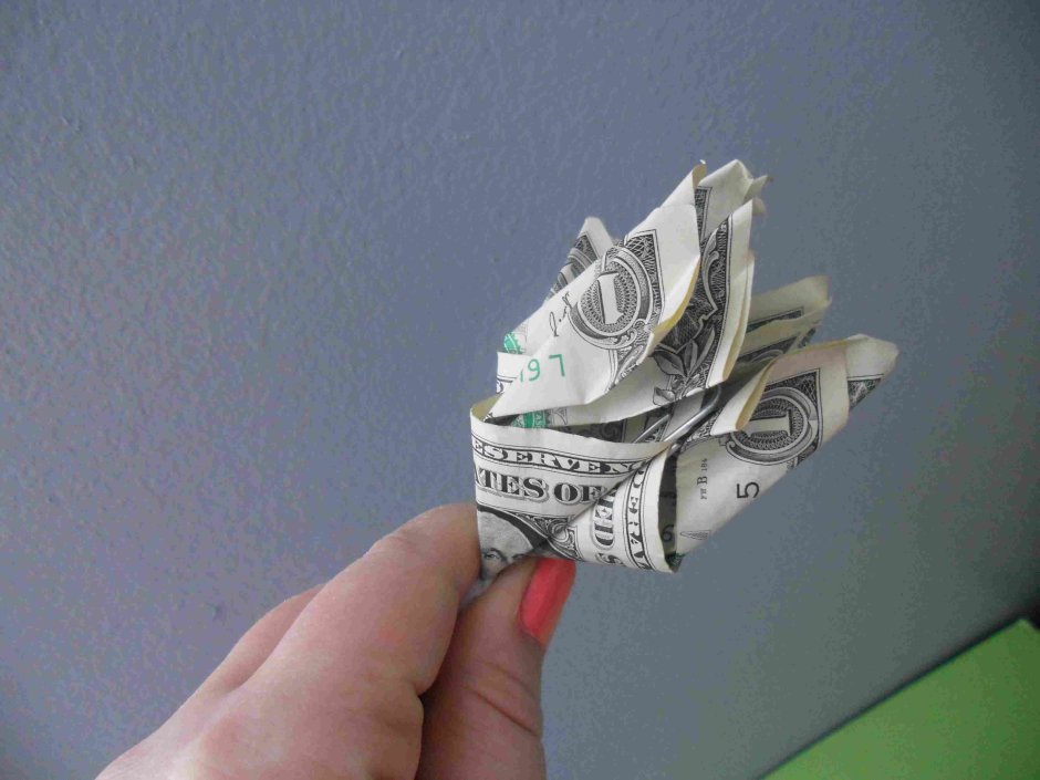 Оригами из денежных купюр цветок