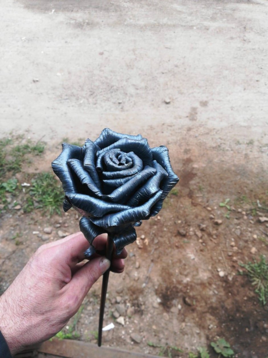 Кованая роза