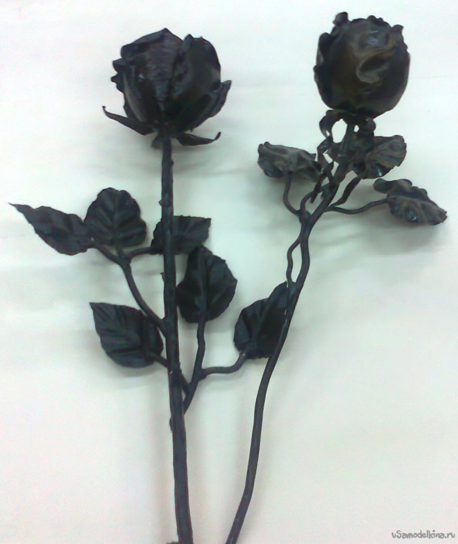Розы ритуальные кованые