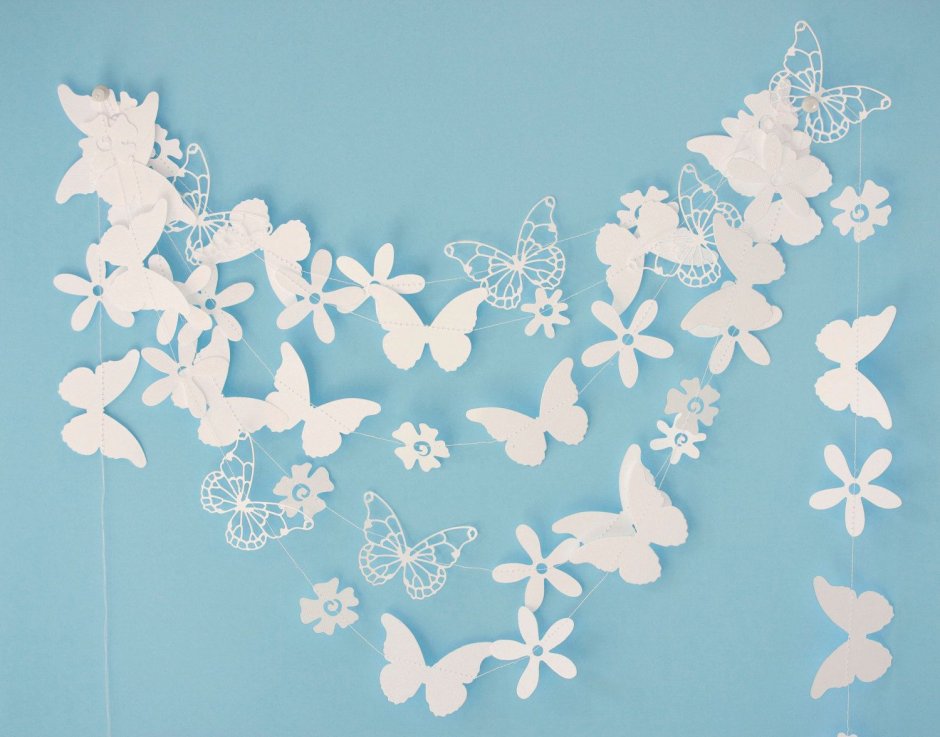Занавески из бумажных бабочек