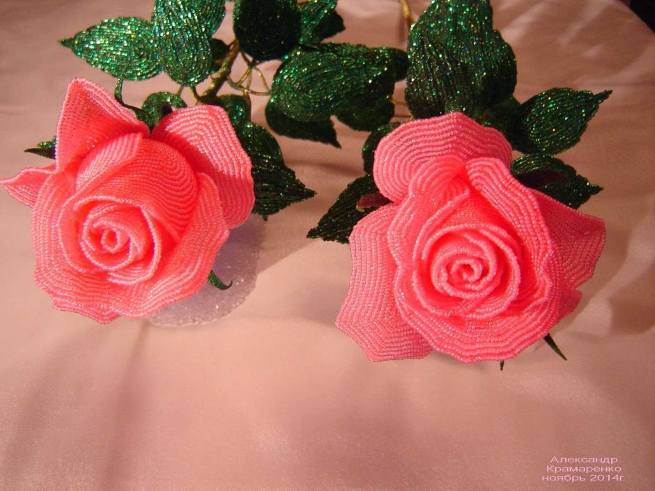 Красивые розы из бисера