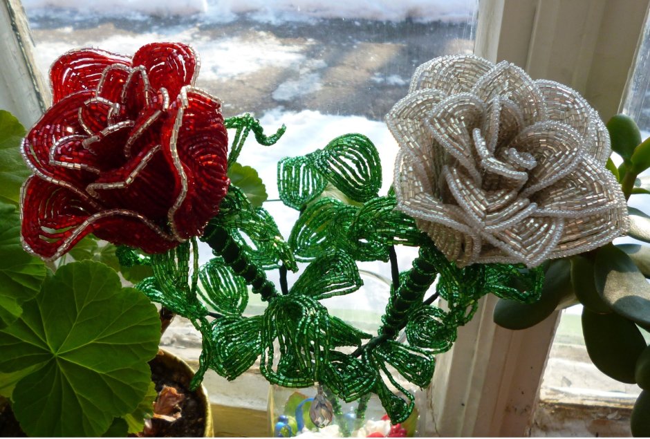 Плетение из бисера розы