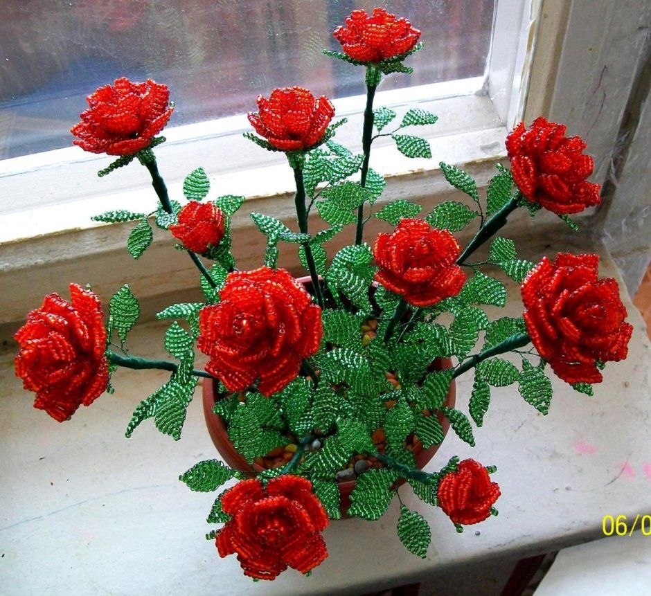 Кустовая роза из бисера