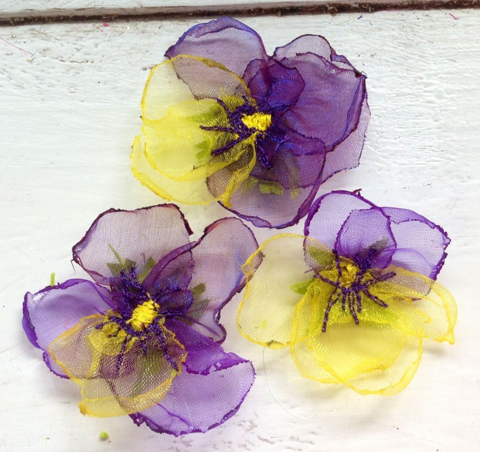 Цветы из флористической органзы