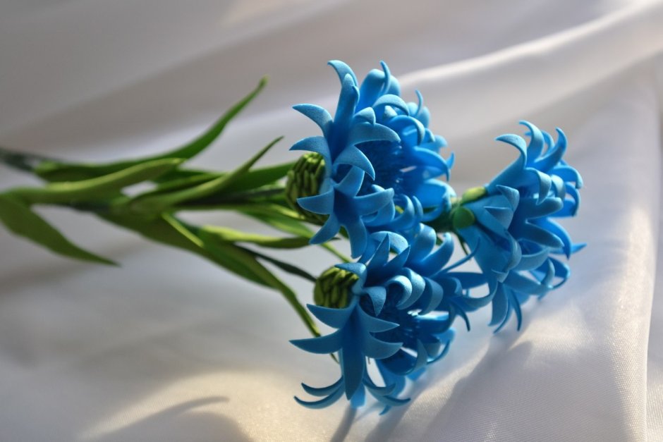 Голубые цветы из фоамирана