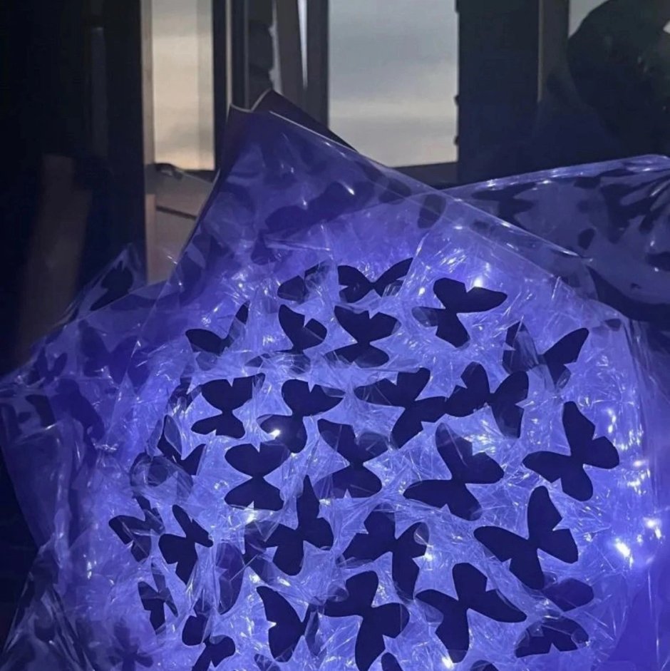 Букеты из бабочек светящиеся