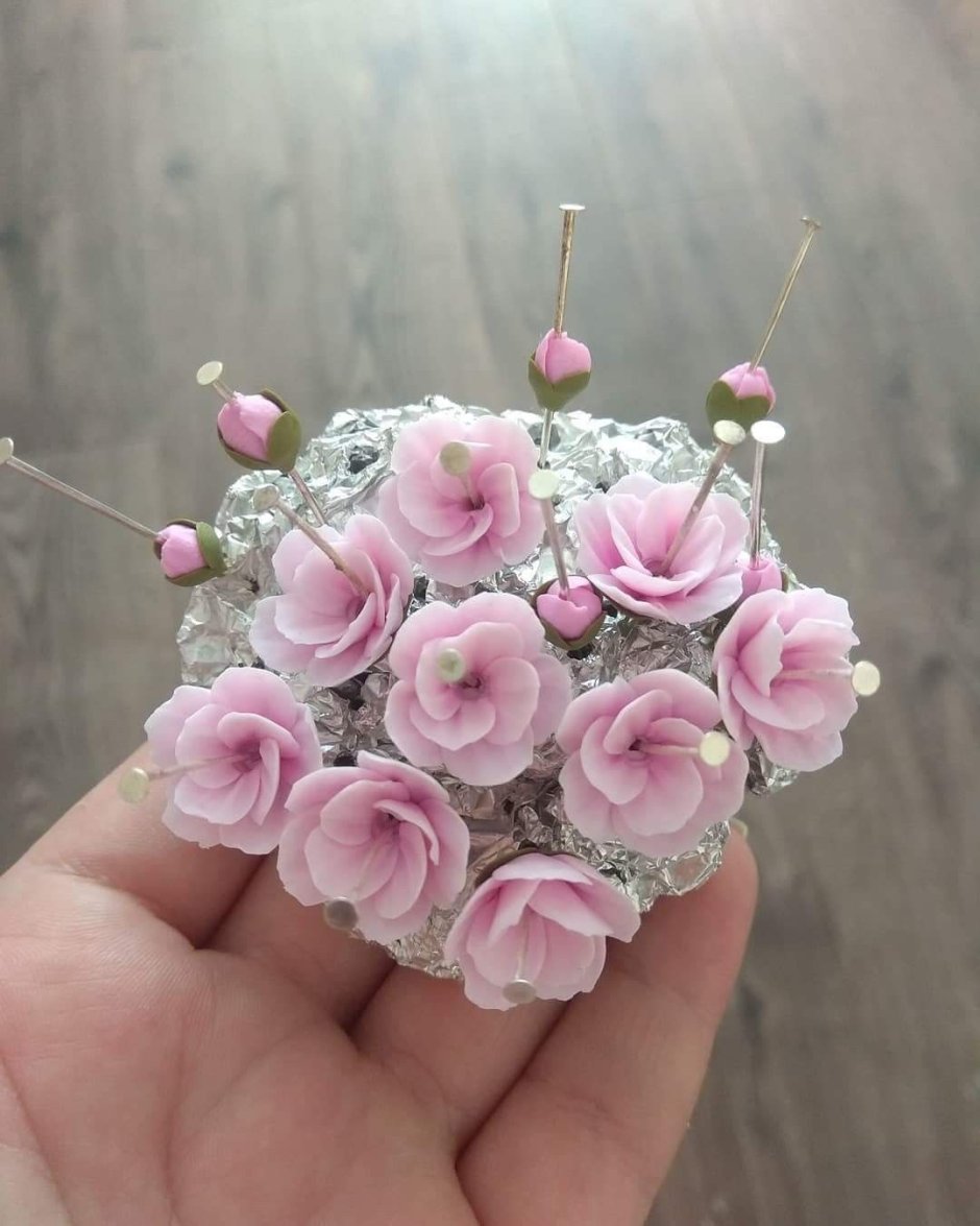 Маленькие цветы из полимерной глины
