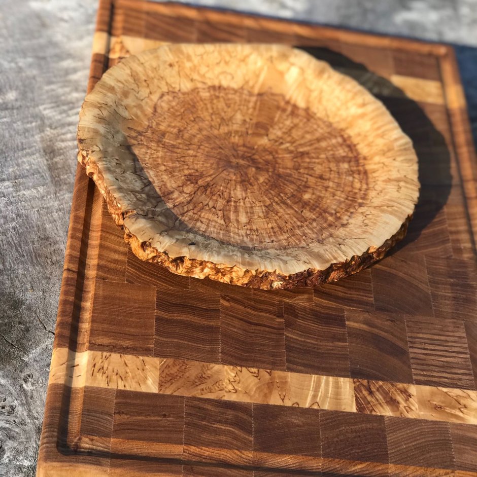 Тарелка из спила дерева